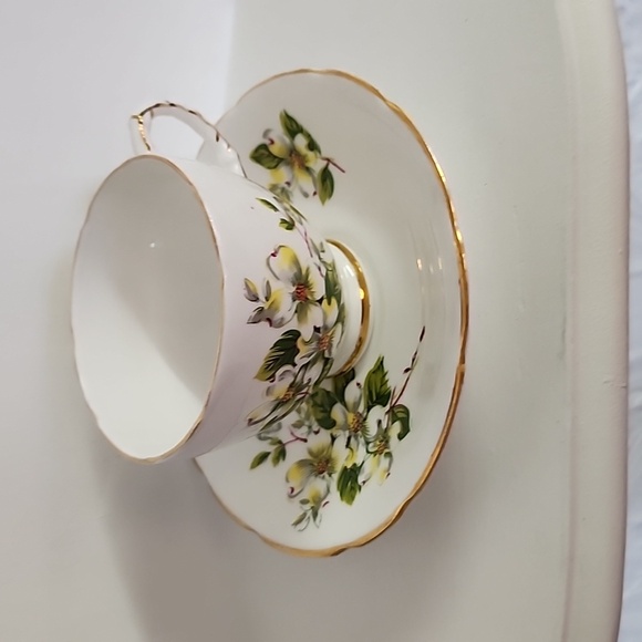 Vintage Delphine White Dogwood Cup and Saucer. Canadian Dogwood Design England - Picture 4 of 7